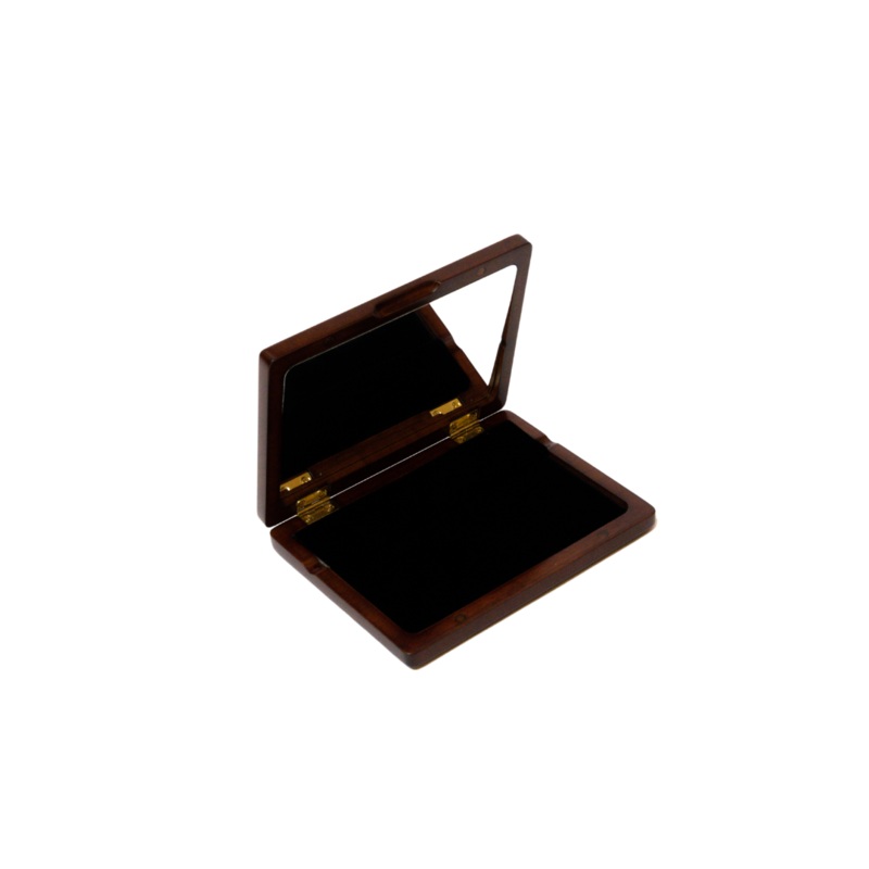 – Wooden Medium Single Reed Case