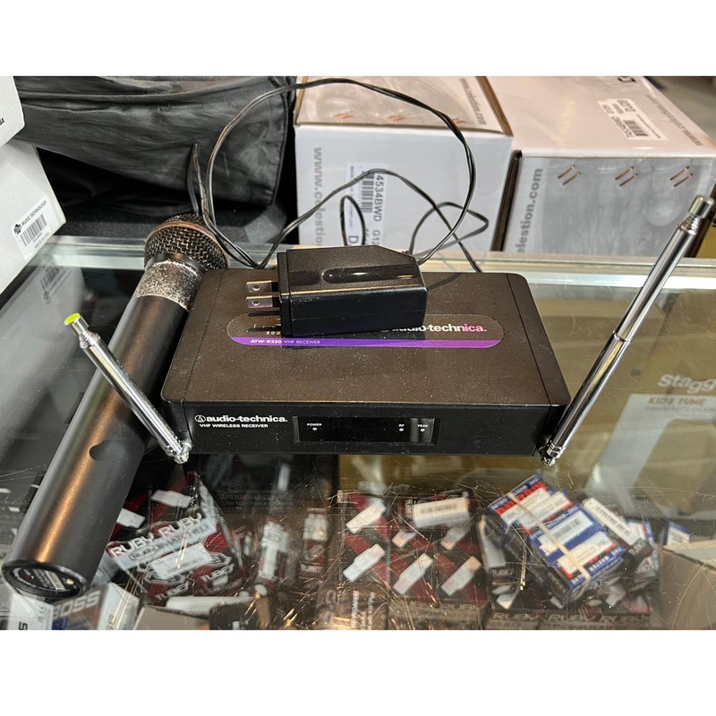 Audio-Technica ATW-R250 VHF Wireless Vocal Microphone System (Pre-Owned)
