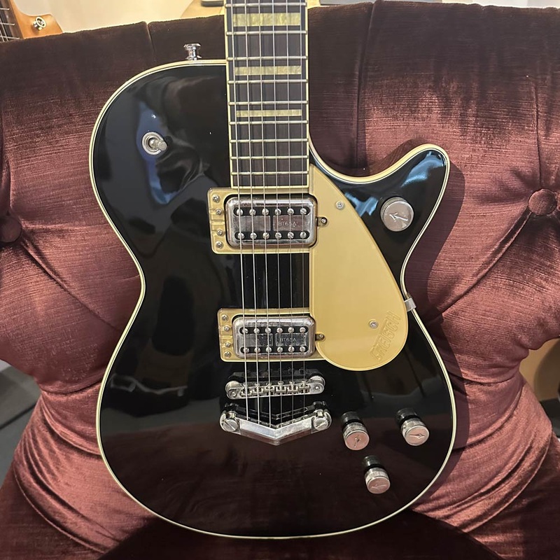 Gretsch G6228 Players Edition Jet BT V-Stoptail Electric Guitar w/ Case – Black (Pre-Owned)
