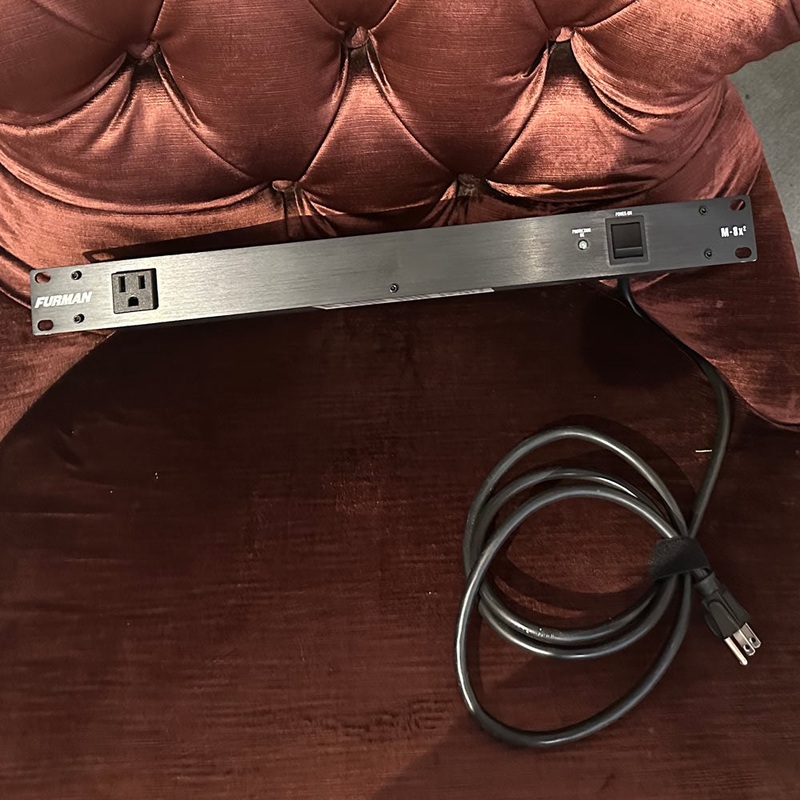 Furman M-8×2 15A Standard Power Conditioner Rackmount Power Supply (Pre-Owned)