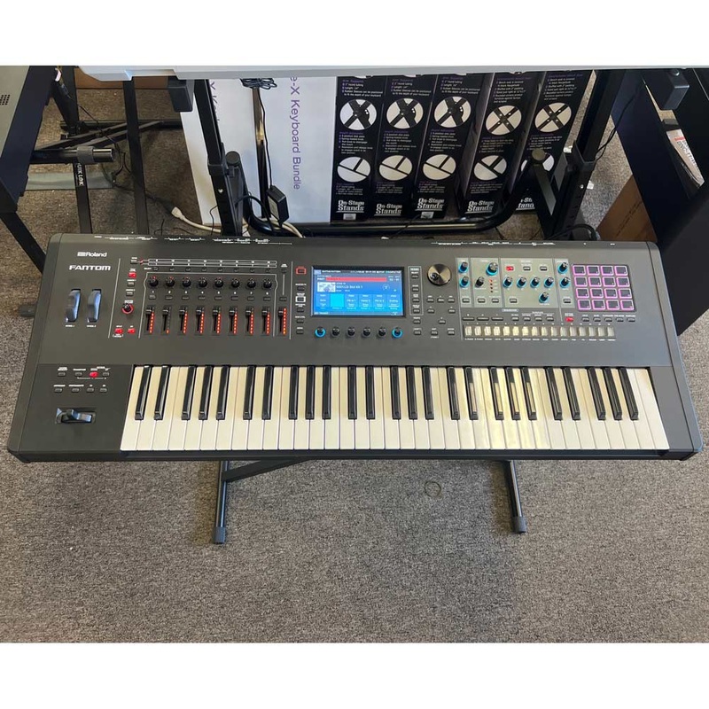 Roland Fantom 6 Synthesizer Keyboard w/ Bag (Pre-Owned)