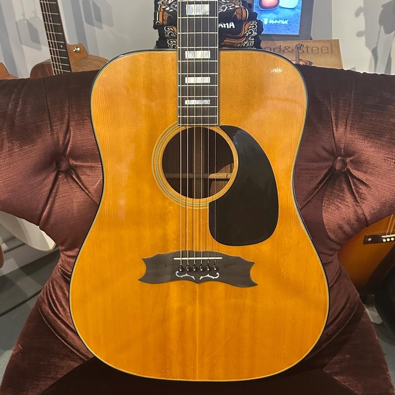 Gibson 80’s Heritage Dreadnought Acoustic Guitar w/ Case (Pre-Owned)